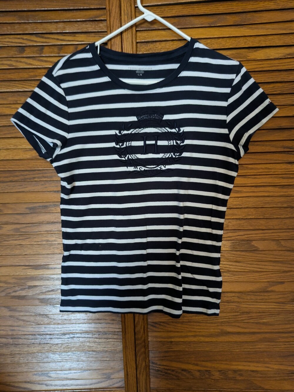 Tommy Hilfiger Women's Navy And White Striped T-shirt Size‎ Large